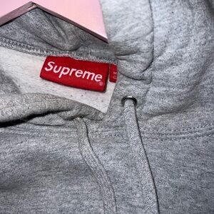 Supreme hoodie